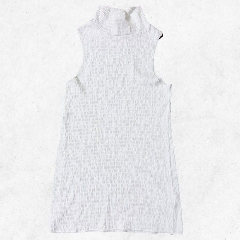 W By Who Wear What When Where Womens Size S Blouse White Sleeveless Turtle Neck‎